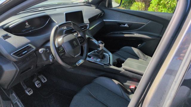 Peugeot 3008 image 2