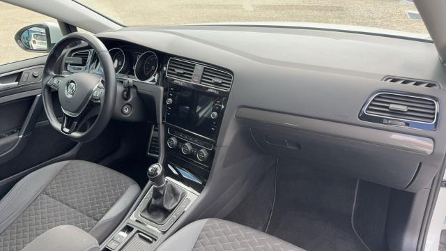 Volkswagen Golf image 9