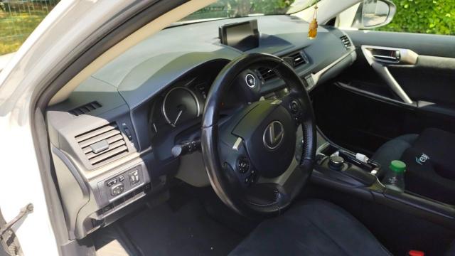 Lexus Ct 200h image 2