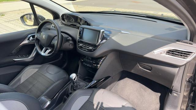 Peugeot 2008 image 3