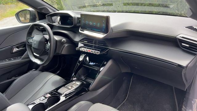 Peugeot E-208 image 3