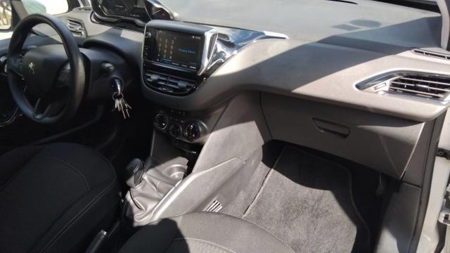 Peugeot 208 image 5