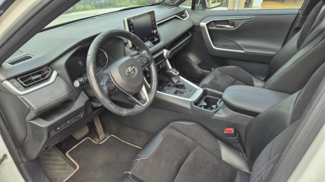 Toyota Rav4 image 2