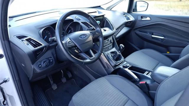 Ford C-Max image 8