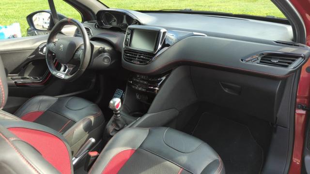 Peugeot 208 image 8