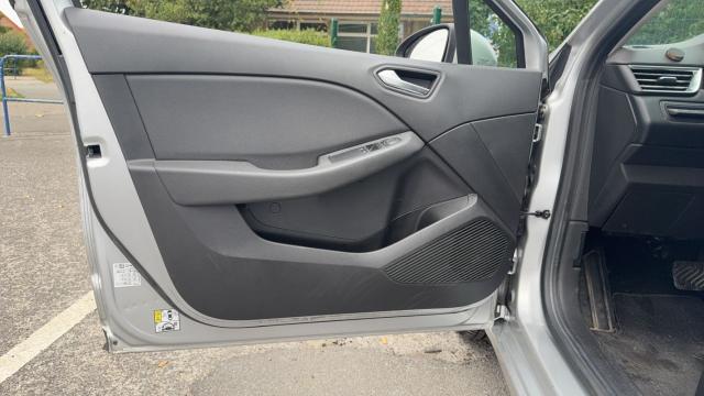 Renault Clio image 8