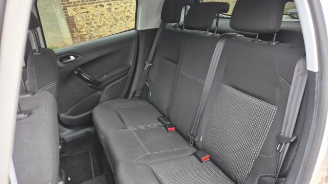 Peugeot 208 image 7