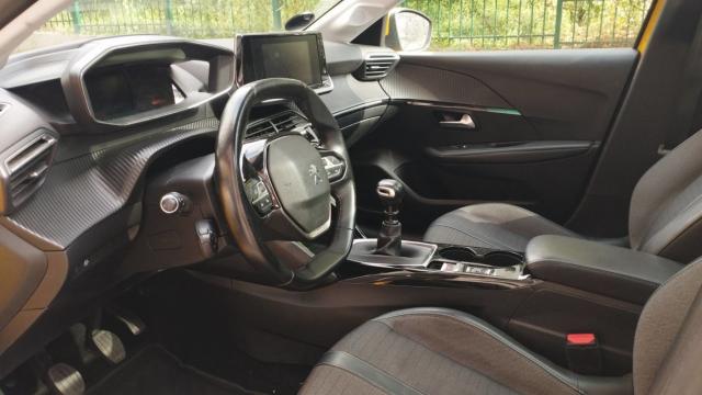 Peugeot 208 image 1