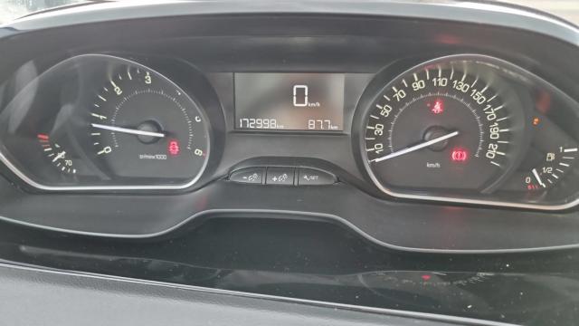 Peugeot 208 image 4