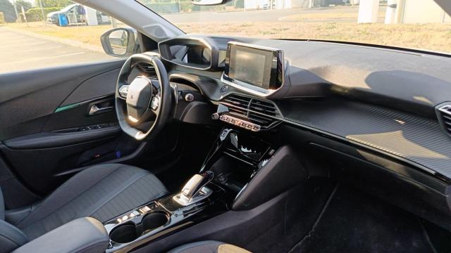 Peugeot 208 image 2