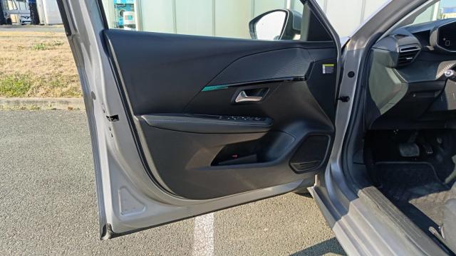 Peugeot 208 image 7