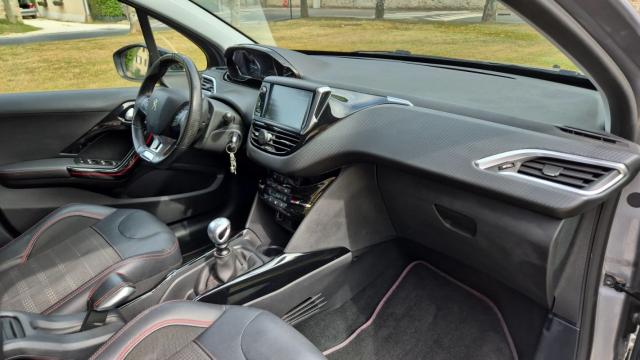 Peugeot 2008 image 9