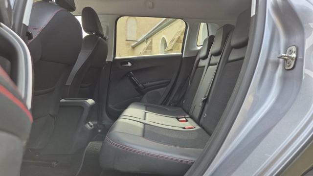Peugeot 2008 image 8