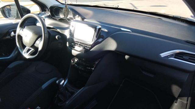 Peugeot 208 image 4