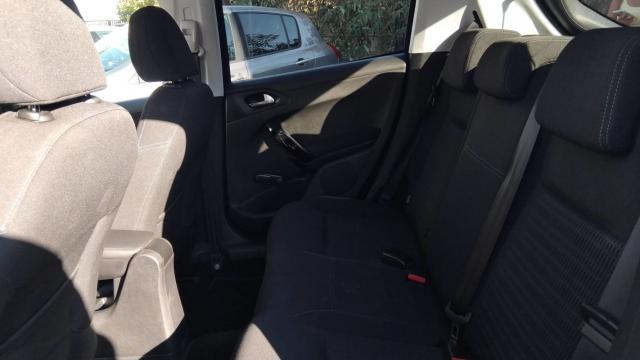 Peugeot 208 image 2