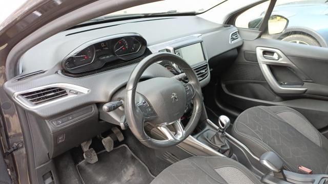 Peugeot 2008 image 6