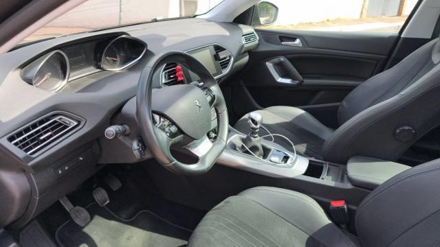 Peugeot 308 image 6