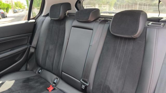 Peugeot 308 image 1