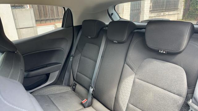 Renault Clio image 2