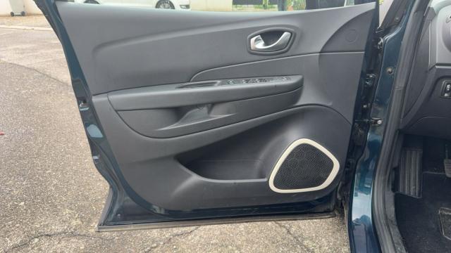 Renault Captur image 2