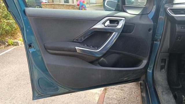 Peugeot 2008 image 5