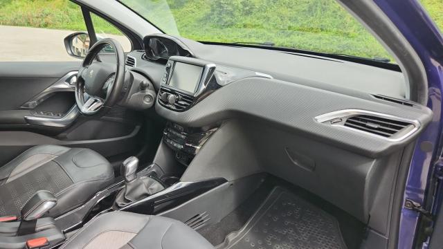 Peugeot 2008 image 8