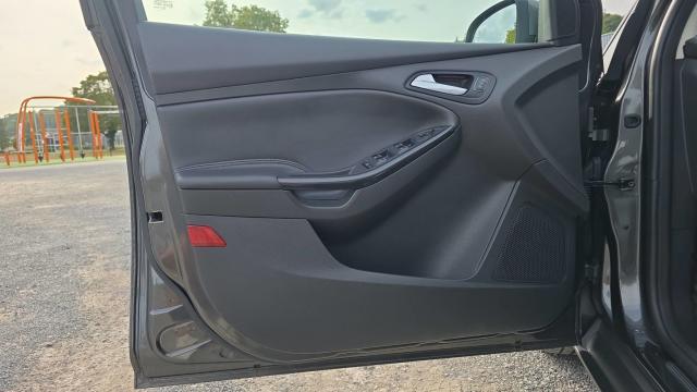 Ford Focus image 9