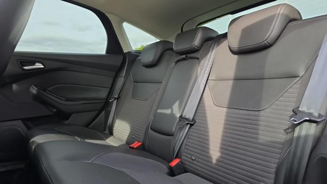 Ford Focus image 6