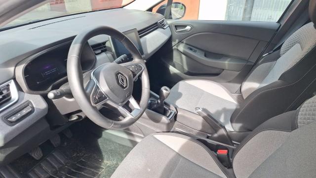 Renault Clio image 9