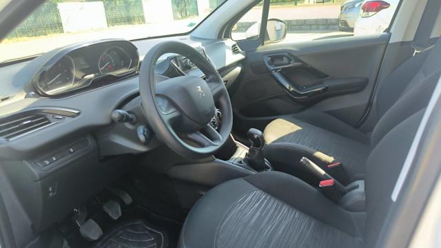 Peugeot 208 image 6