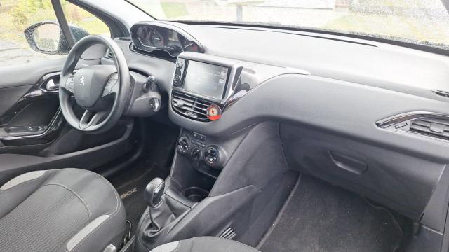 Peugeot 208 image 7
