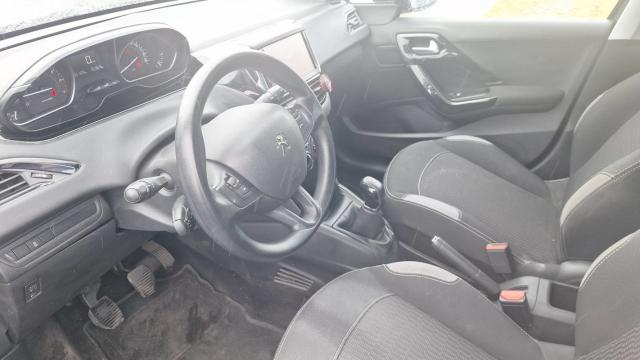 Peugeot 208 image 3