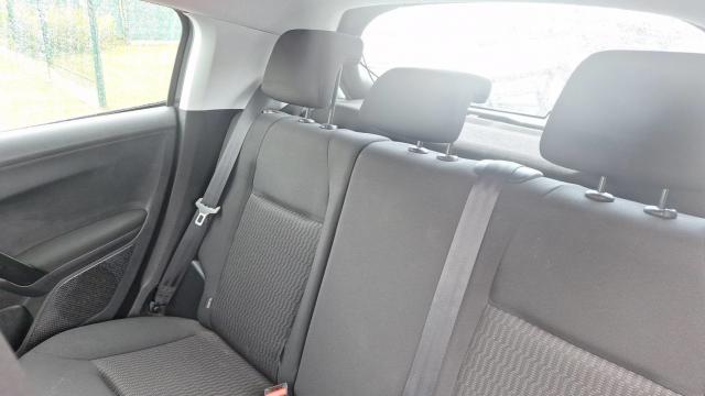 Peugeot 208 image 9