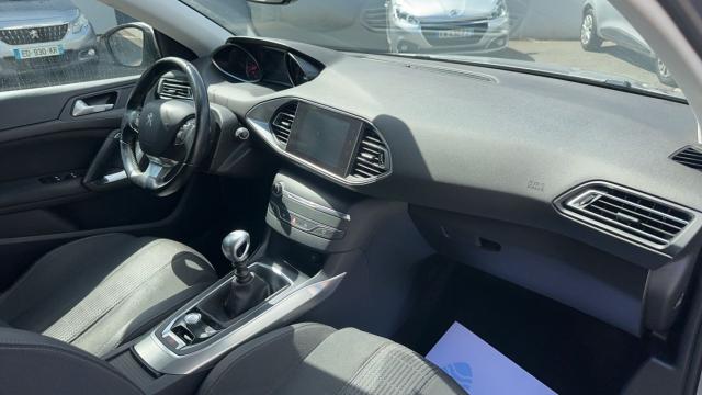 Peugeot 308 image 1