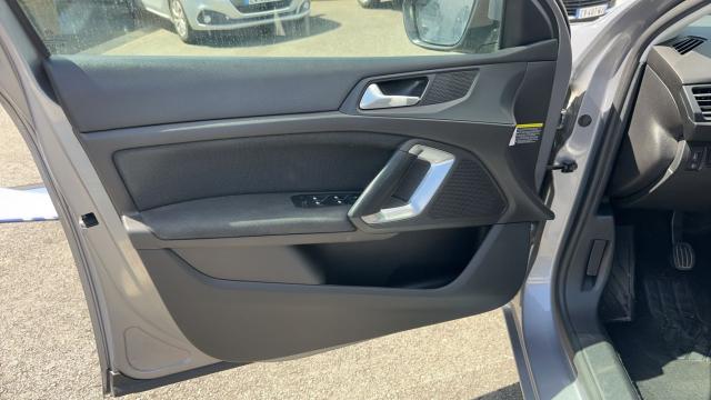 Peugeot 308 image 8