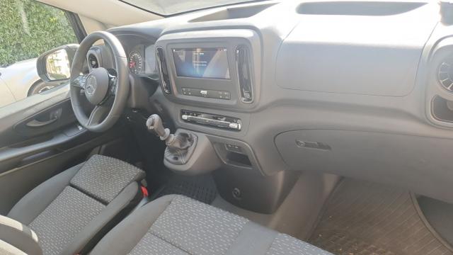 Mercedes Benz Vito image 4