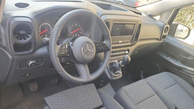 Mercedes Benz Vito image 1