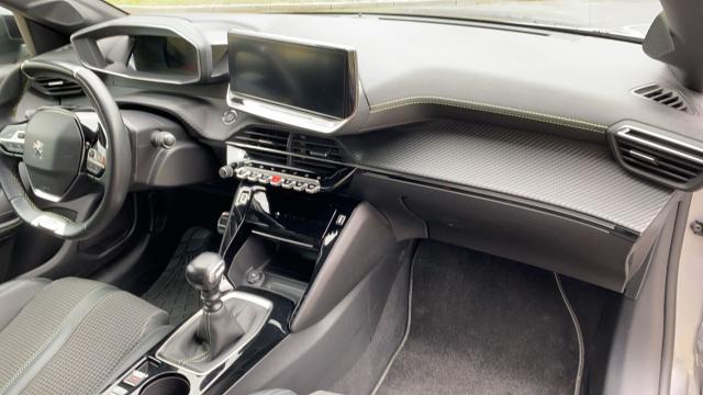 Peugeot 208 image 8