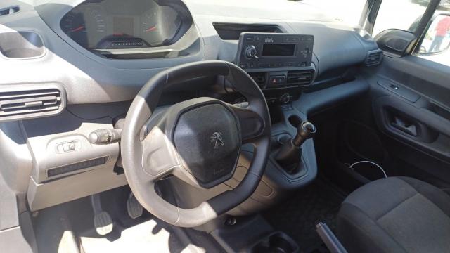 Peugeot Partner image 8