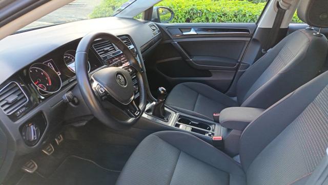 Volkswagen Golf image 2
