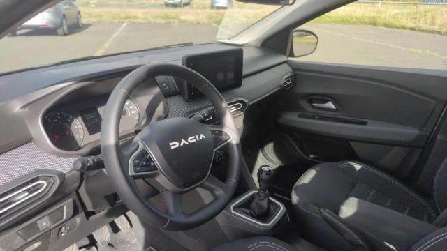 Dacia Sandero image 8