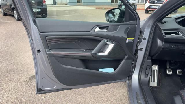 Peugeot 308 image 8