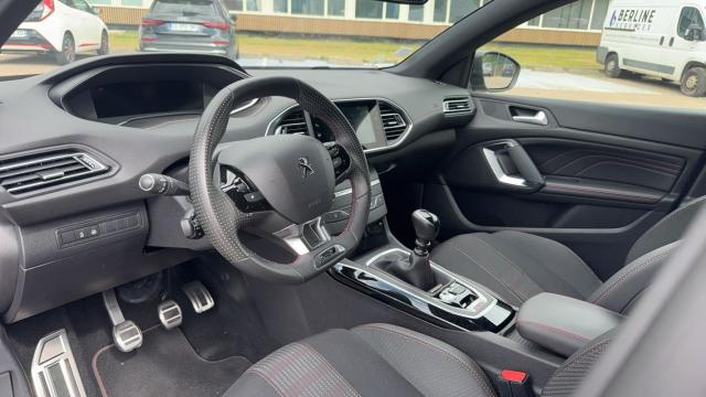 Peugeot 308 image 6