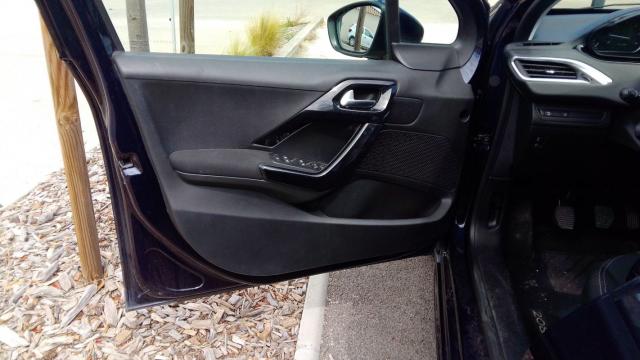 Peugeot 208 image 1