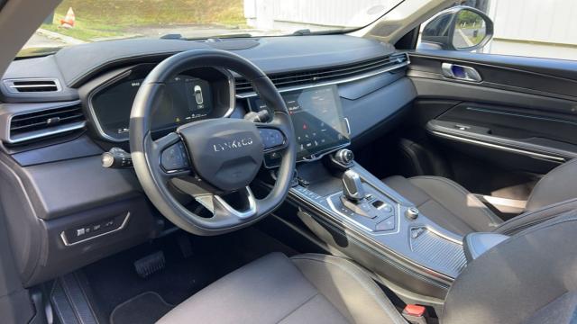 Lynk & Co 01 image 8