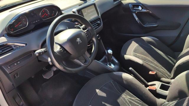 Peugeot 208 image 5