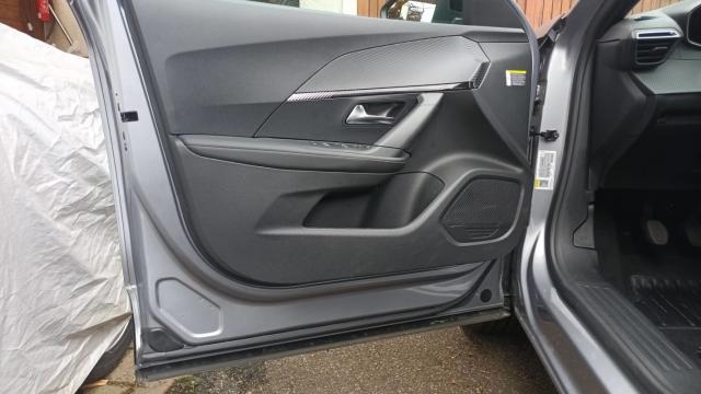 Peugeot 2008 image 3