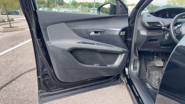 Peugeot 3008 image 2