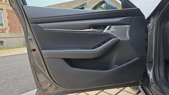 Mazda 3 image 5