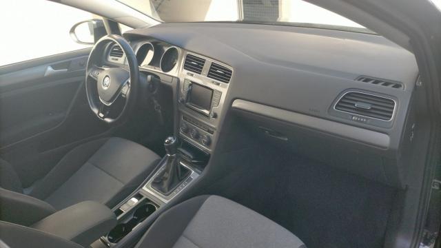 Volkswagen Golf image 8